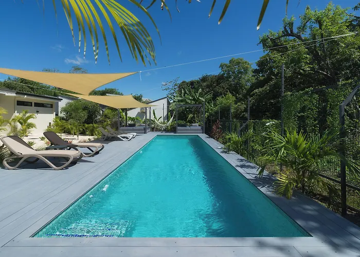 Bo Jungle - Steps To - Surf Pool 1 *